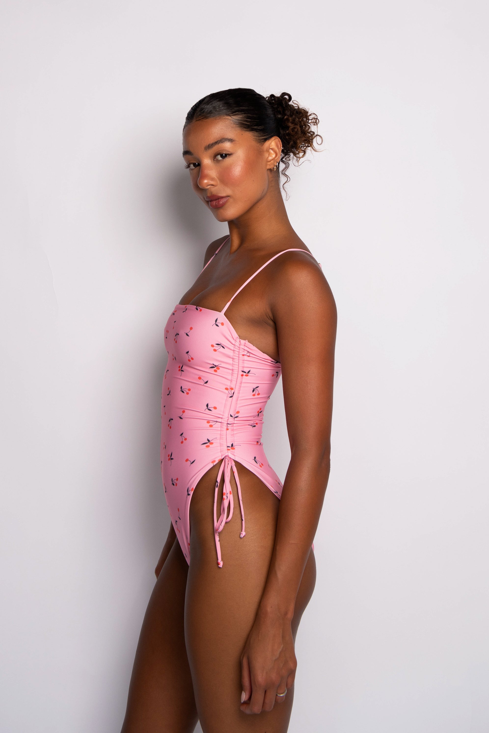 Raye One Piece - Cherry Pie