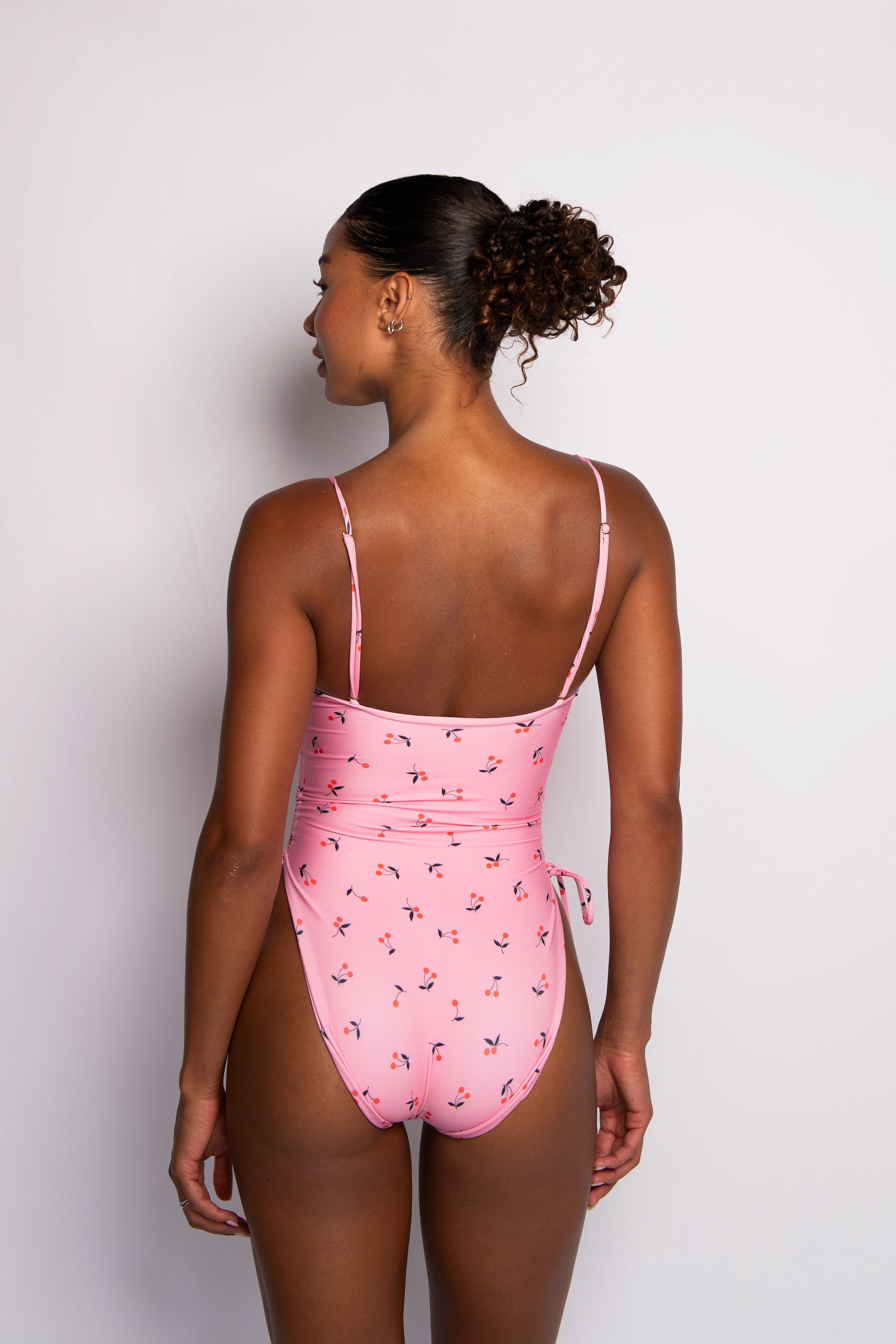 Raye One Piece - Cherry Pie